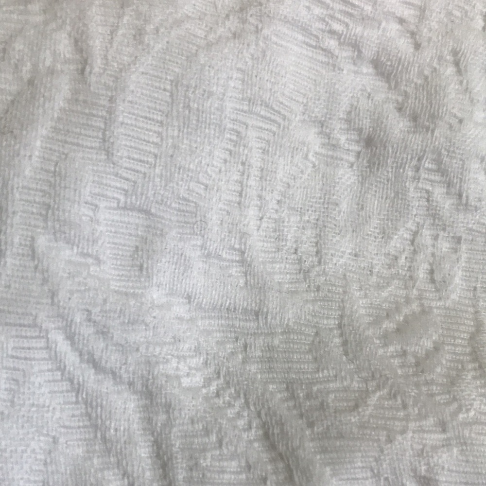 J Crew white damask cotton shorts. Great condition - Picture 2 of 4